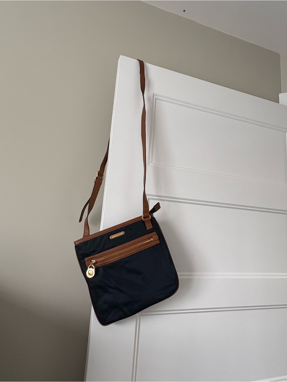 Michael Kors Kempton Crossbody Bag - Picture 4 of 13